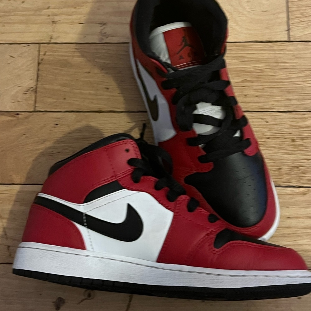 Nike big kids size 4